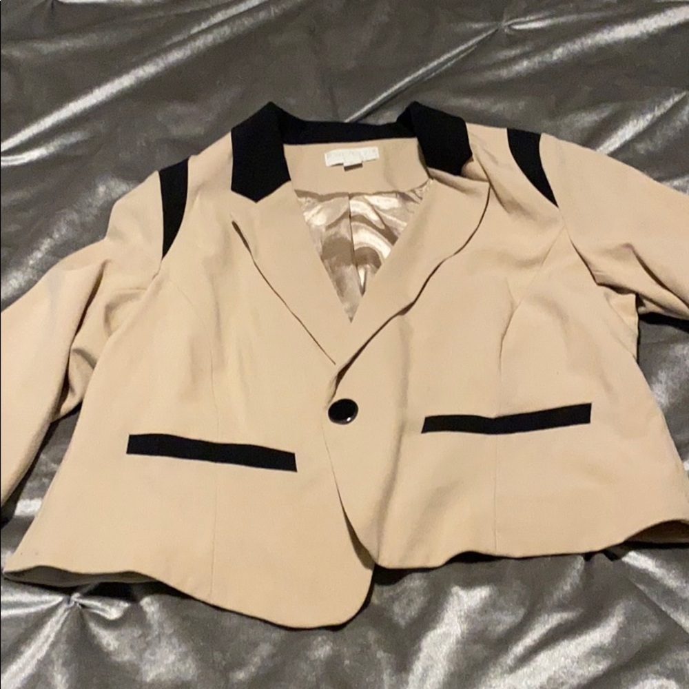 Waist length blazer